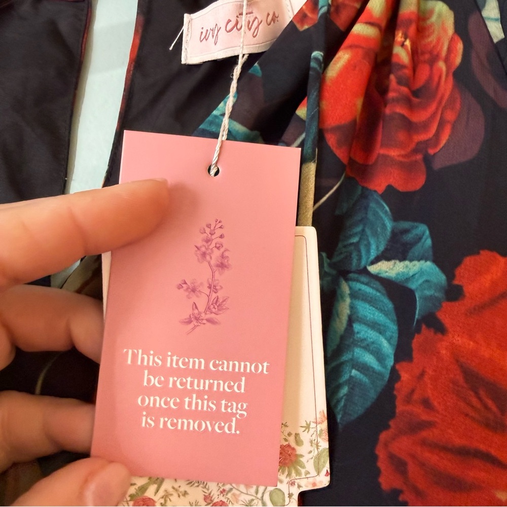 NWT Ivy City Co Imogen Vibrant Floral Long Sleeve Dress size medium Moody Floral - Picture 5 of 15